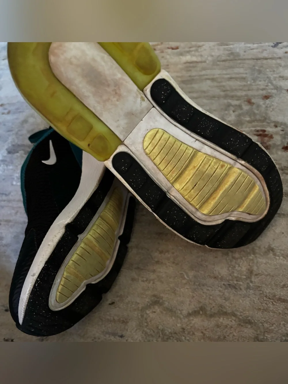 Nike Air Max 270 Youth Sneakers